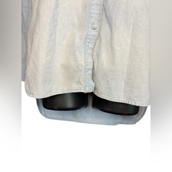 Madewell Blue Light Wash Coastal Grunge Chambray Denim Button Down Shirt Size XS - Picture 8 of 10